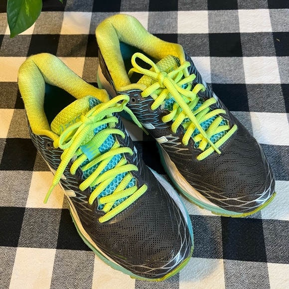 Asics GEL-Nimbus 18 Running Sneaker, Size 6.5 - Picture 2 of 7